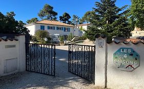 Chambre indépendante dans une villa